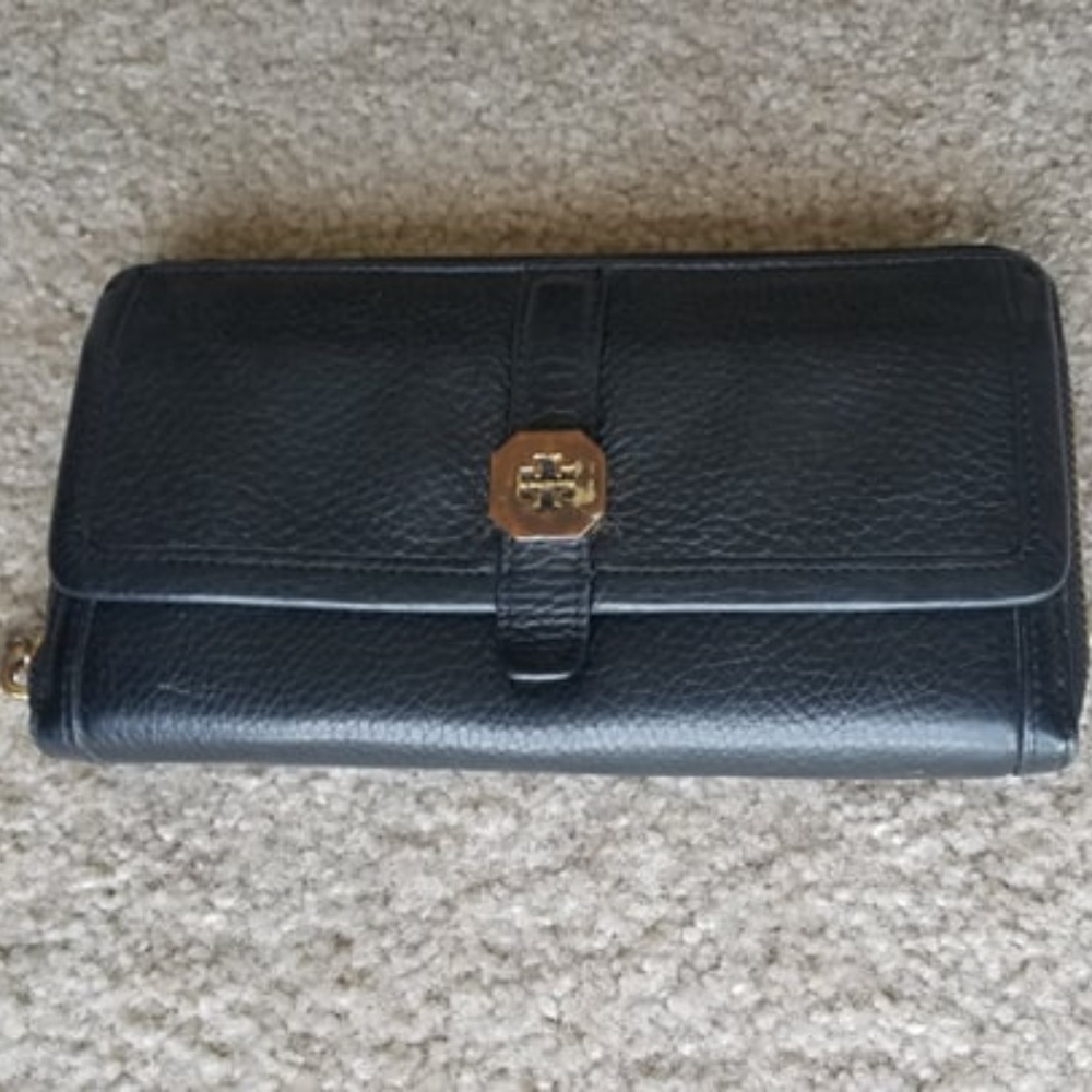 Tory Burch Continental Zip Around Leather Wallet